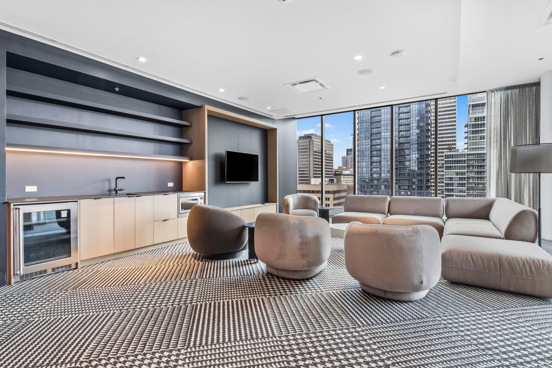 









1205


Rue du Square-Phillips

, 2816,
Montréal (Ville-Marie),




QC
H3B3H3

