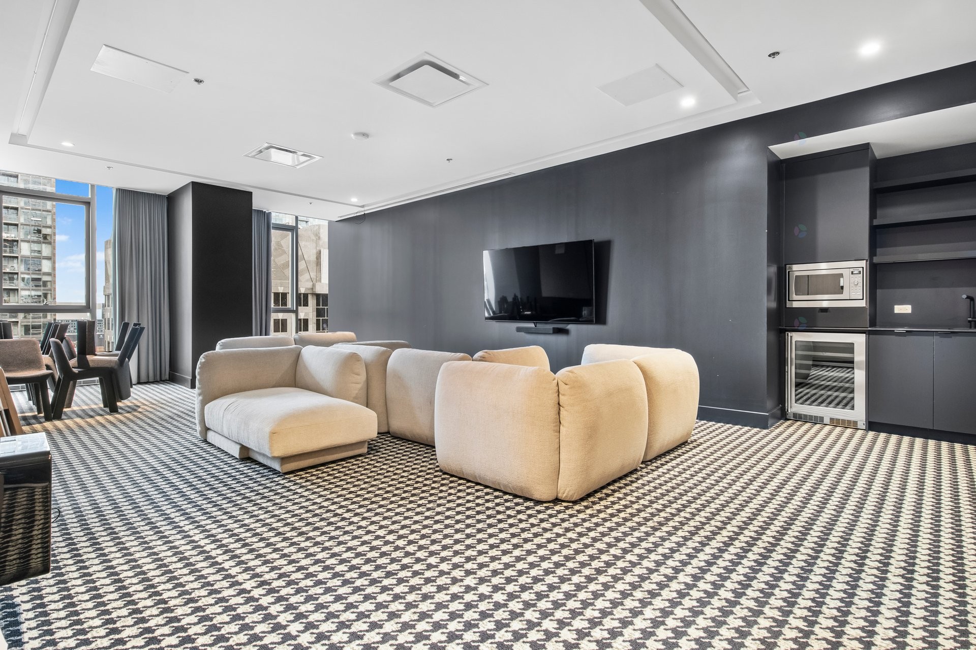 









1205


Rue du Square-Phillips

, 2816,
Montréal (Ville-Marie),




QC
H3B3H3

