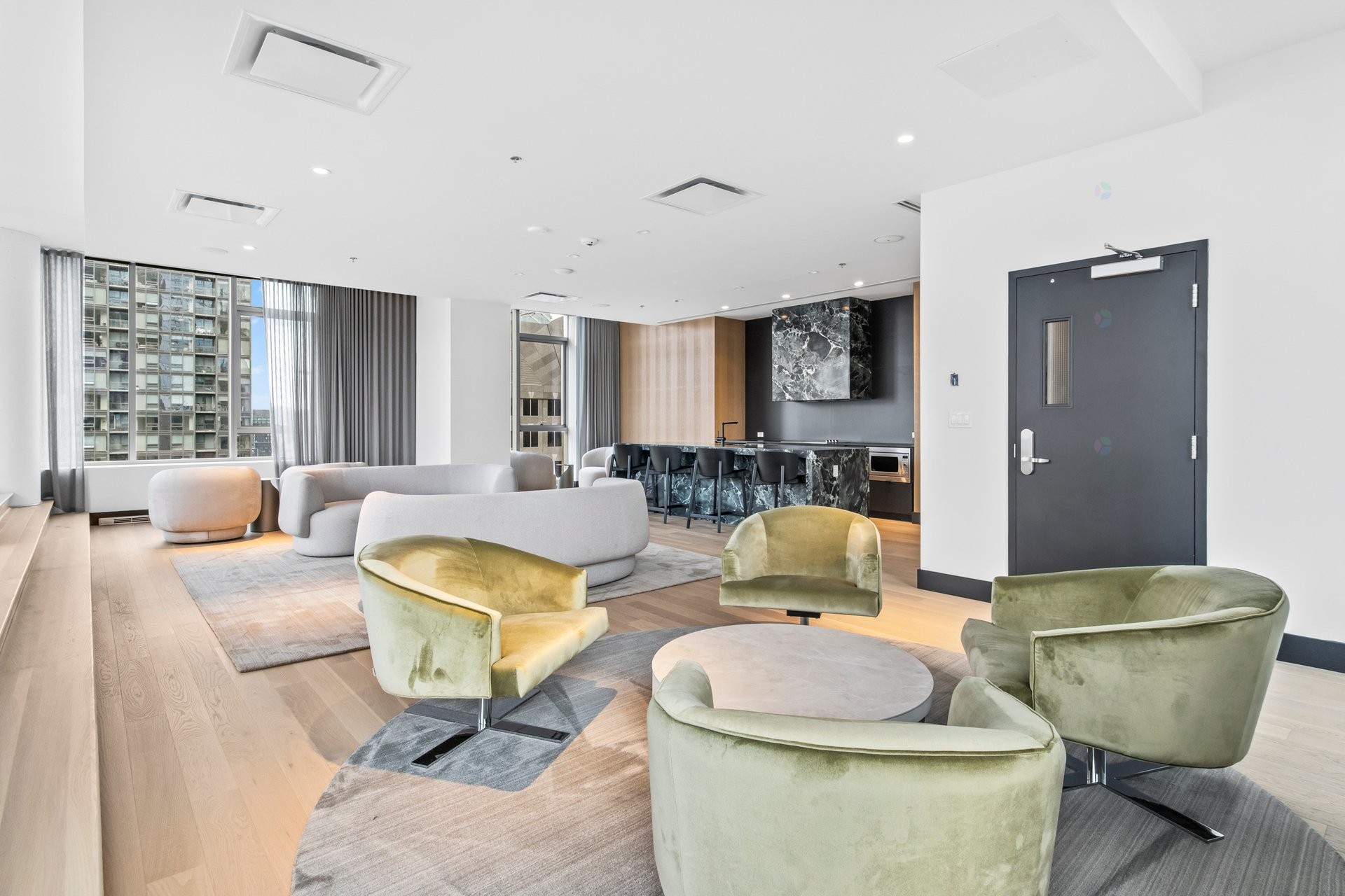 









1205


Rue du Square-Phillips

, 2816,
Montréal (Ville-Marie),




QC
H3B3H3

