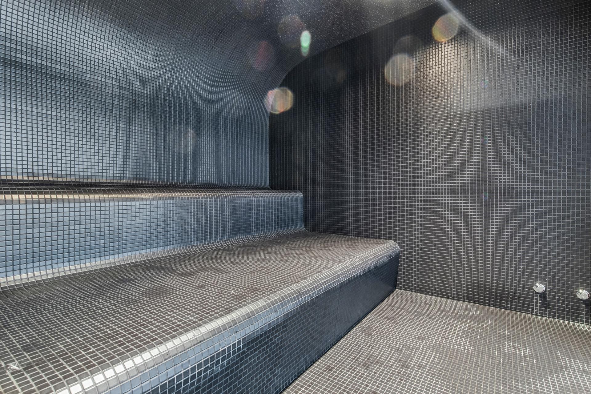 









1205


Rue du Square-Phillips

, 2816,
Montréal (Ville-Marie),




QC
H3B3H3

