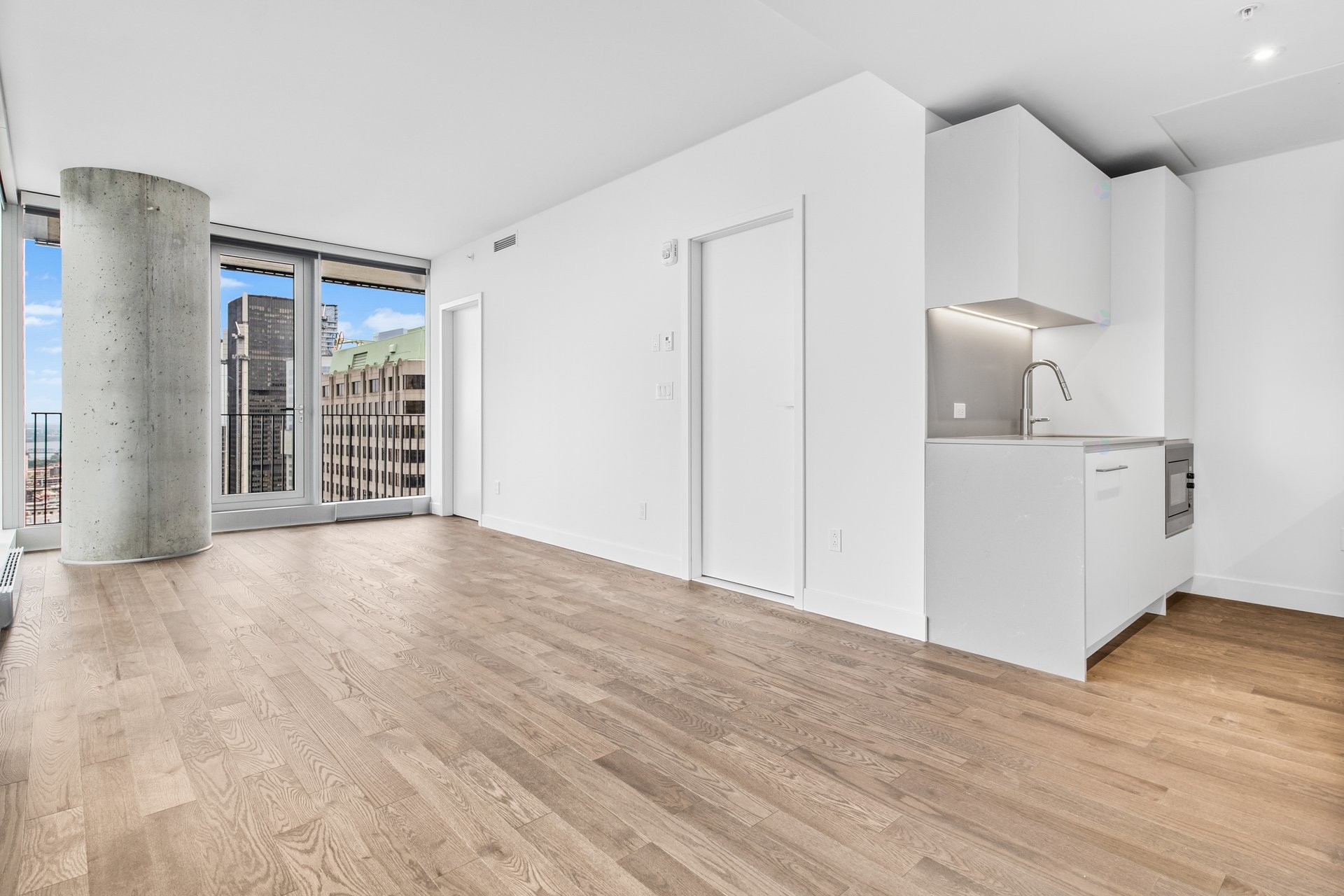 









1205


Rue du Square-Phillips

, 2816,
Montréal (Ville-Marie),




QC
H3B3H3

