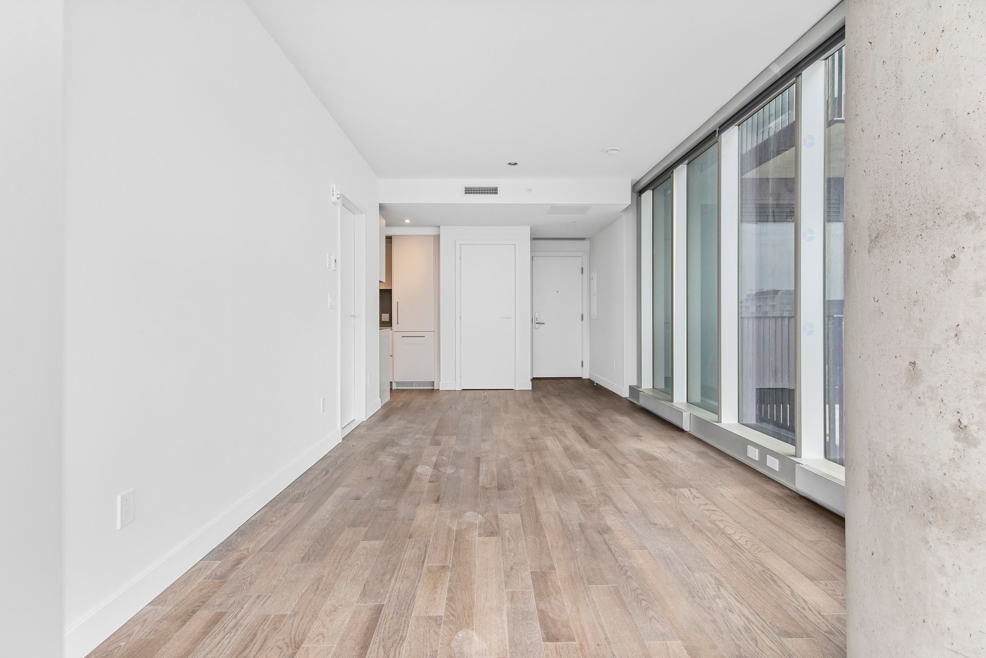 









1205


Rue du Square-Phillips

, 2816,
Montréal (Ville-Marie),




QC
H3B3H3

