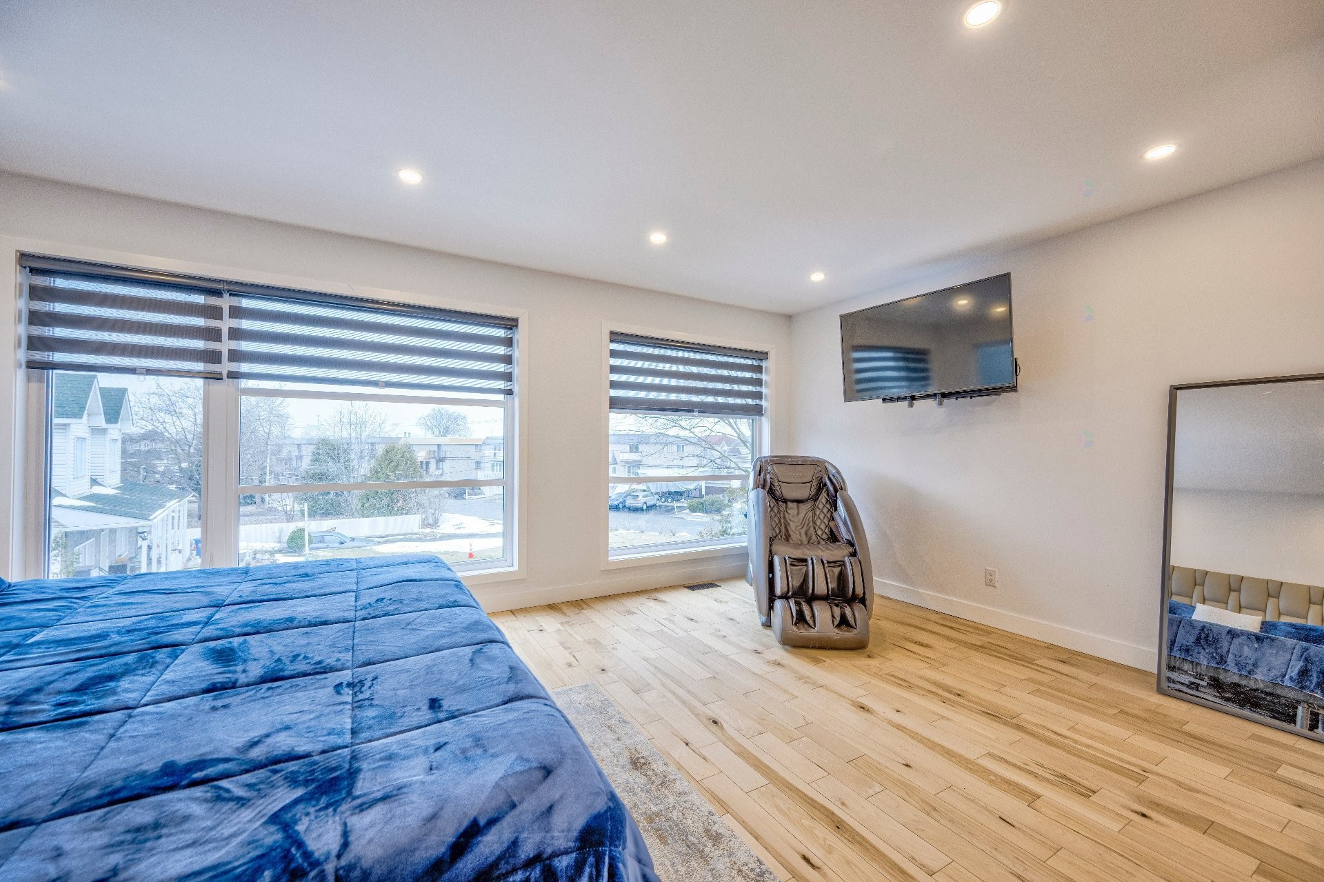 









2B


Tsse Chatel

,
Laval (Sainte-Rose),




QC
H7L3A5

