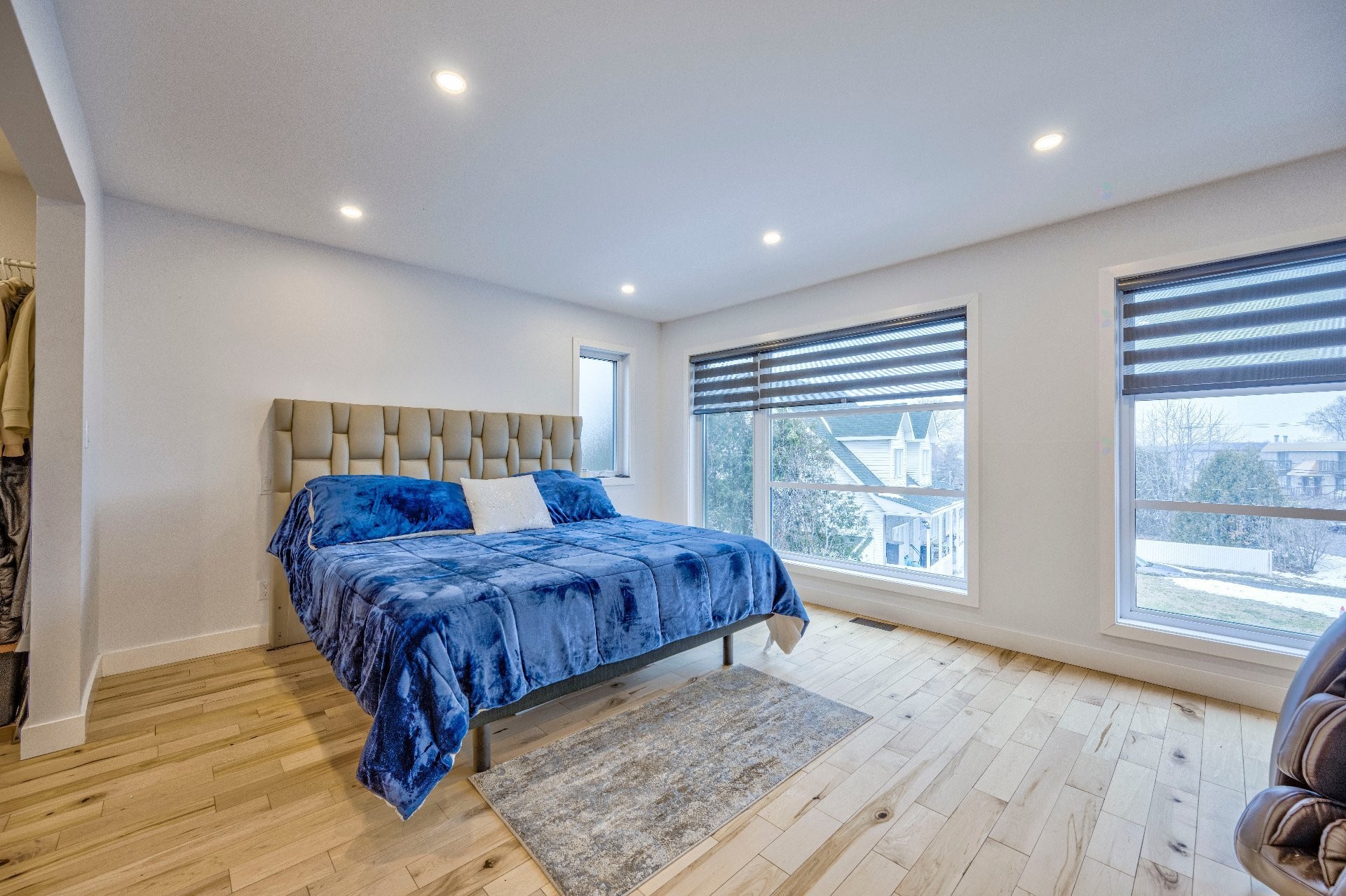 









2B


Tsse Chatel

,
Laval (Sainte-Rose),




QC
H7L3A5

