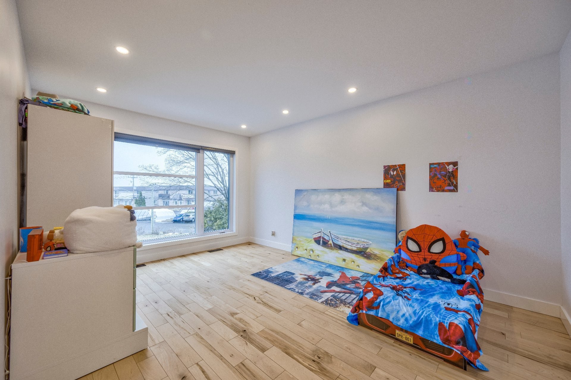 









2B


Tsse Chatel

,
Laval (Sainte-Rose),




QC
H7L3A5

