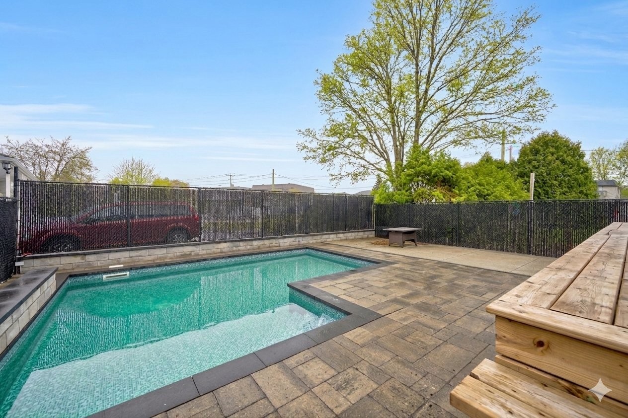 









2B


Tsse Chatel

,
Laval (Sainte-Rose),




QC
H7L3A5

