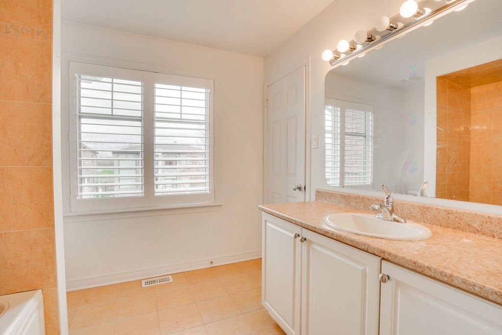 









149


Rue du Tournoi

,
Gatineau (Aylmer),




QC
J9J3V5

