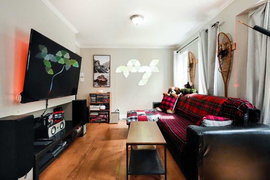 









273


Ch. de la Colonie

,
Val-des-Monts,




QC
J8N4A4

