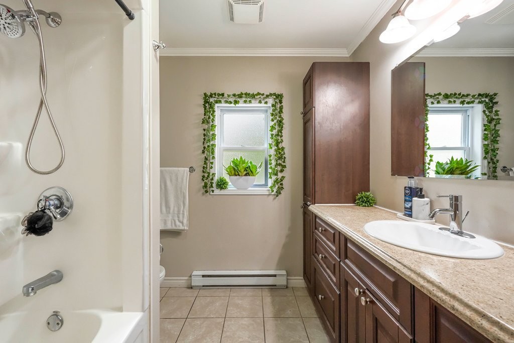 









273


Ch. de la Colonie

,
Val-des-Monts,




QC
J8N4A4


