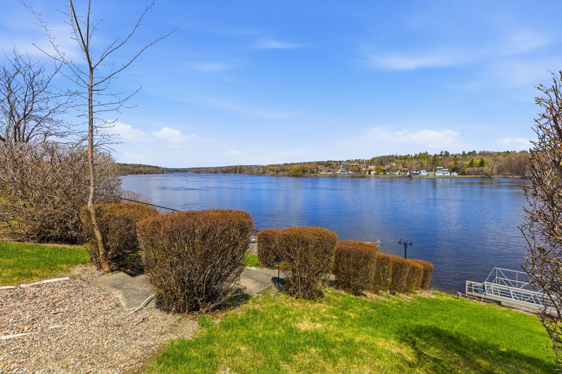 









21


Rue de l'Anse-aux-Bateaux

,
Gatineau (Hull),




QC
J8Z3P3

