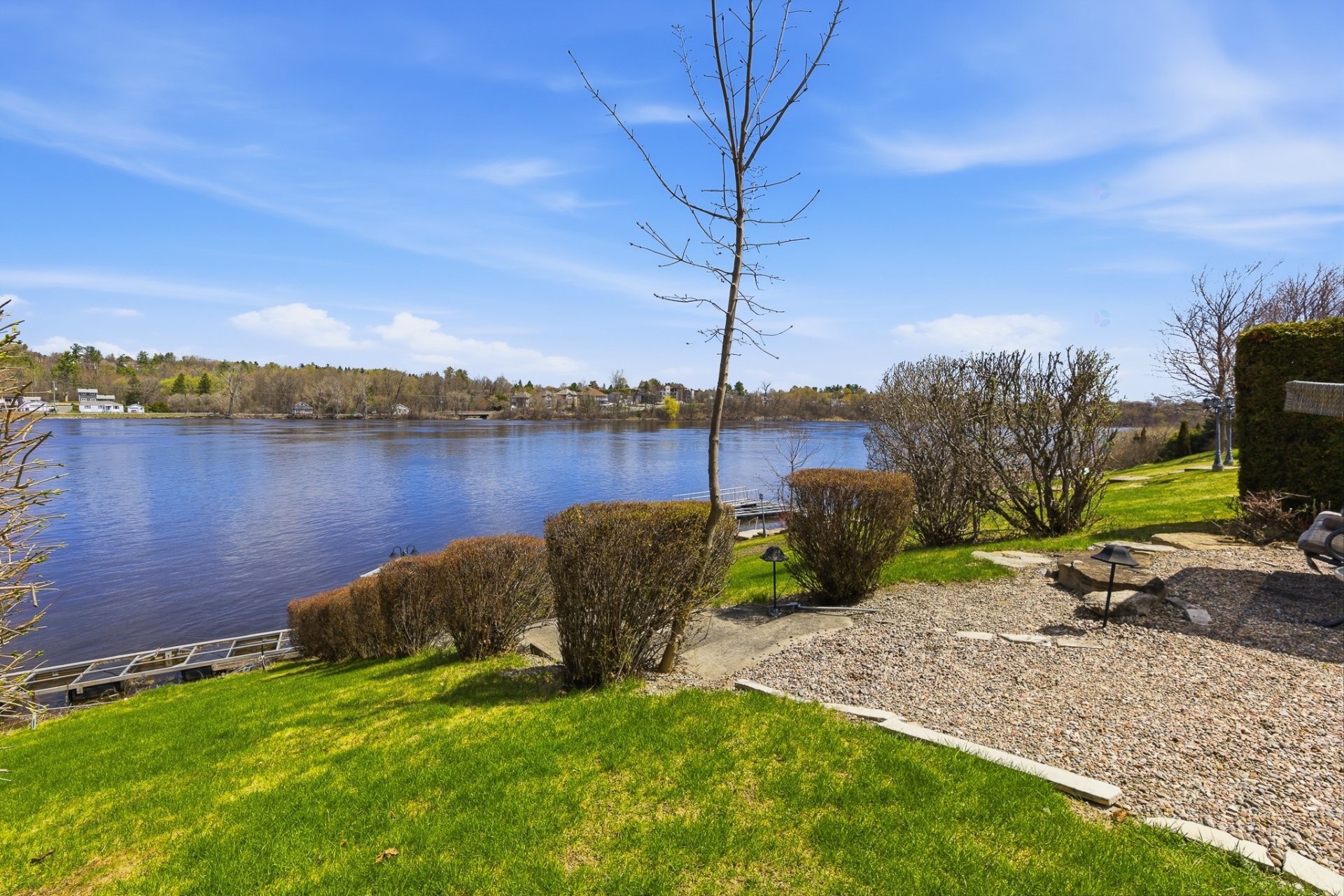 









21


Rue de l'Anse-aux-Bateaux

,
Gatineau (Hull),




QC
J8Z3P3

