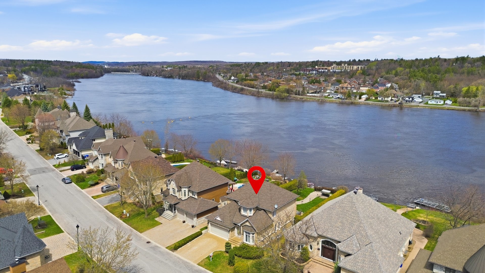 









21


Rue de l'Anse-aux-Bateaux

,
Gatineau (Hull),




QC
J8Z3P3

