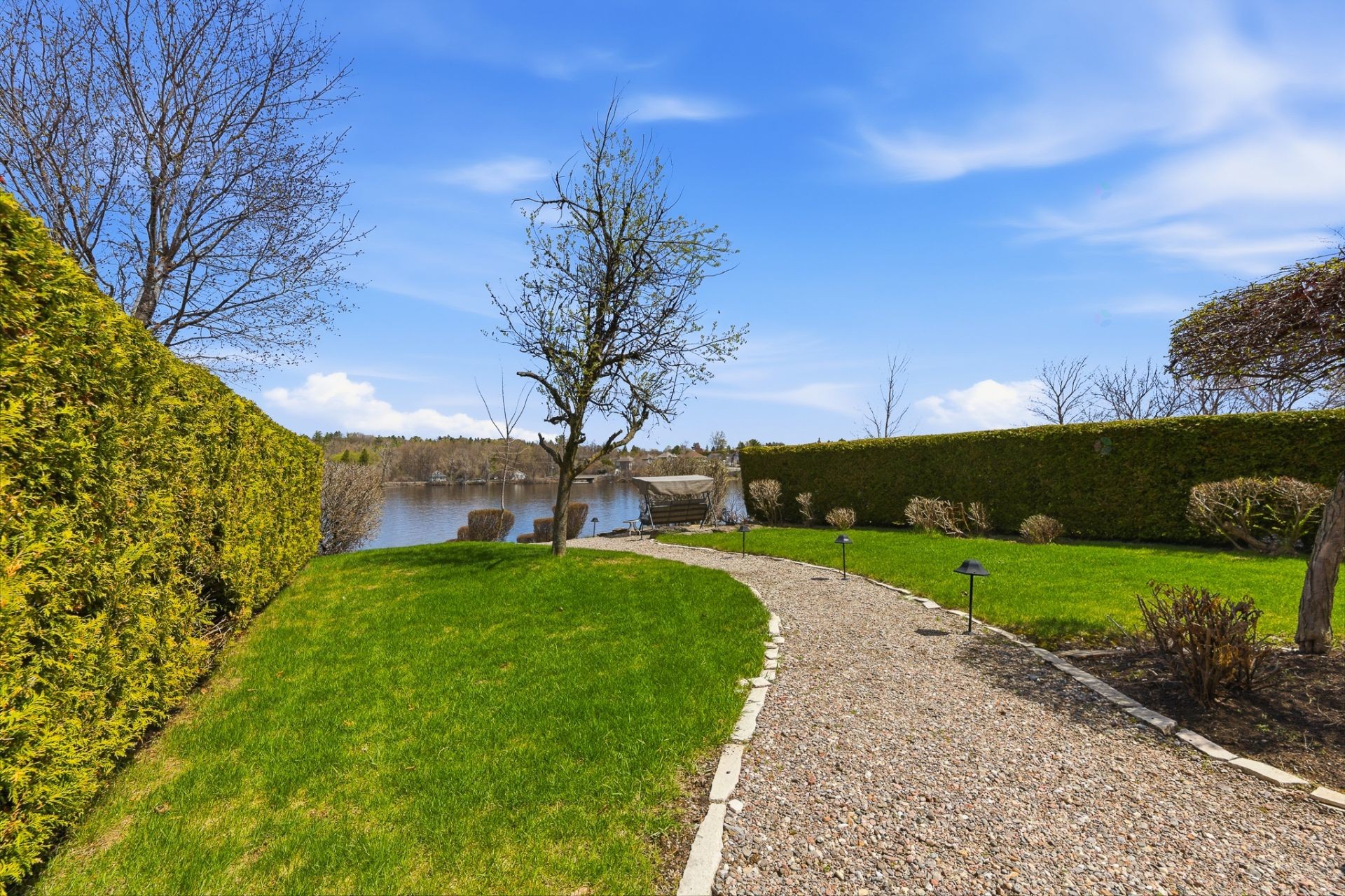 









21


Rue de l'Anse-aux-Bateaux

,
Gatineau (Hull),




QC
J8Z3P3

