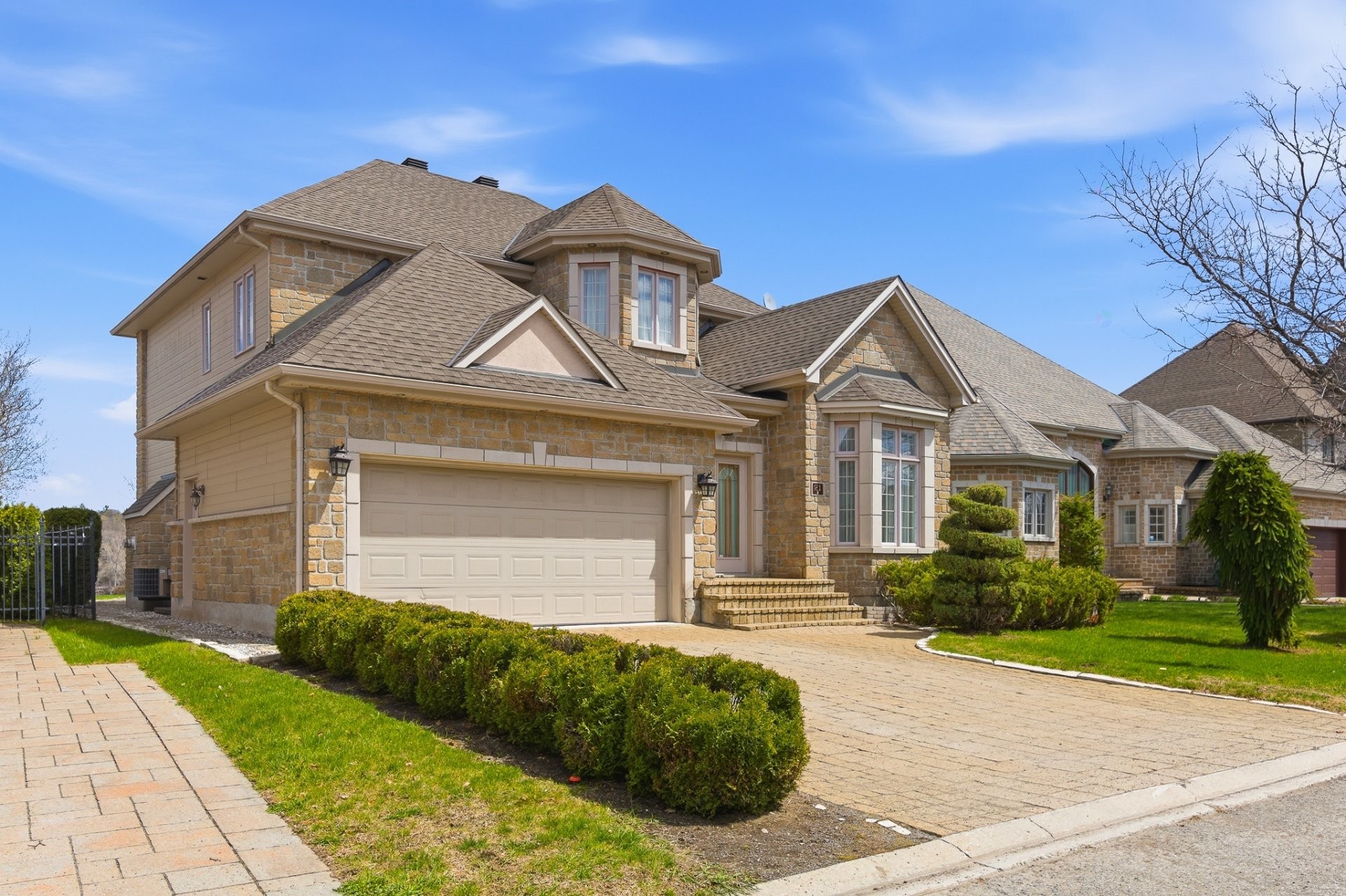 









21


Rue de l'Anse-aux-Bateaux

,
Gatineau (Hull),




QC
J8Z3P3

