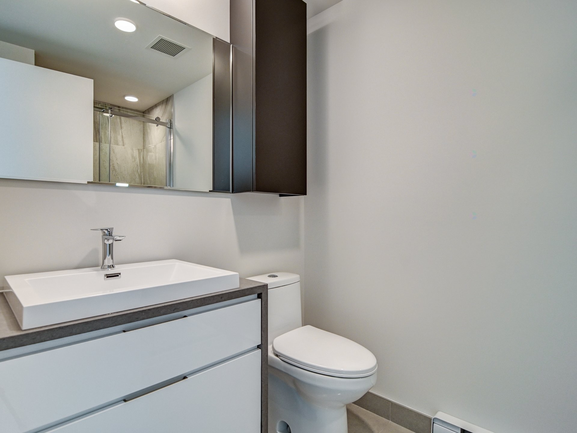 









1288


Rue St-Antoine O.

, 4905,
Montréal (Ville-Marie),




QC
H3C0X6

