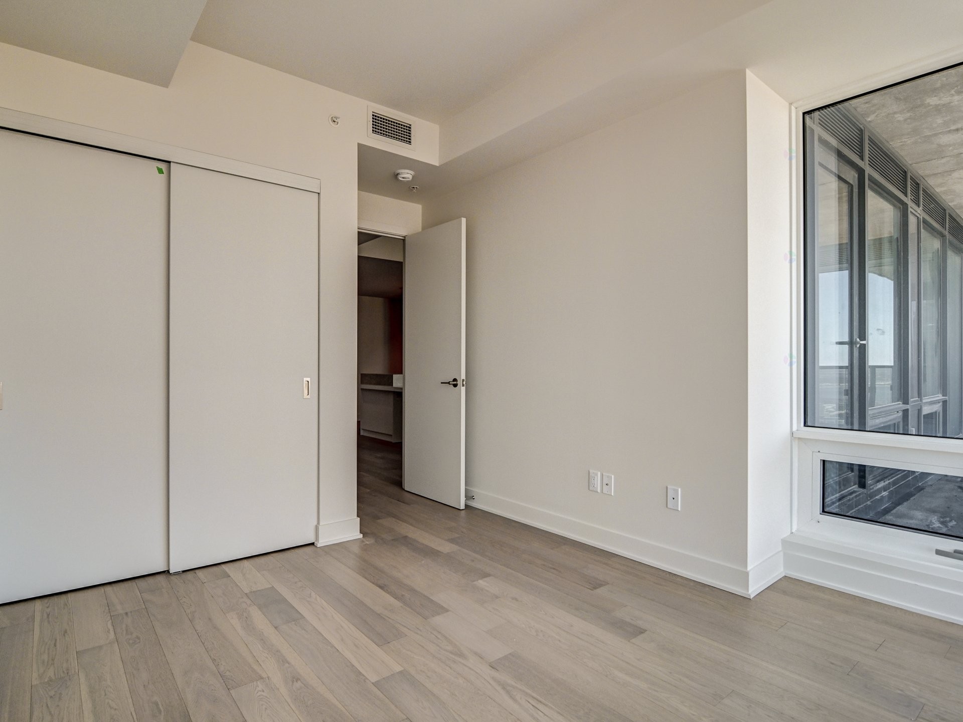 









1288


Rue St-Antoine O.

, 4905,
Montréal (Ville-Marie),




QC
H3C0X6

