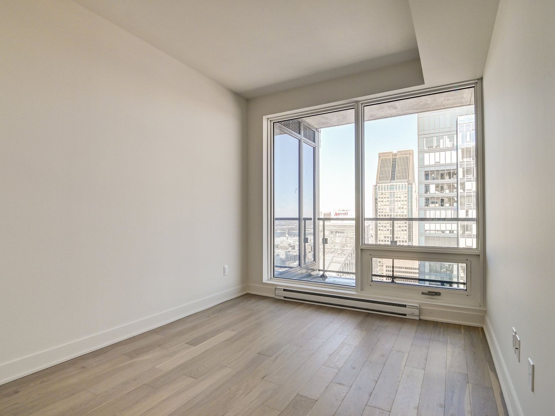 









1288


Rue St-Antoine O.

, 4905,
Montréal (Ville-Marie),




QC
H3C0X6

