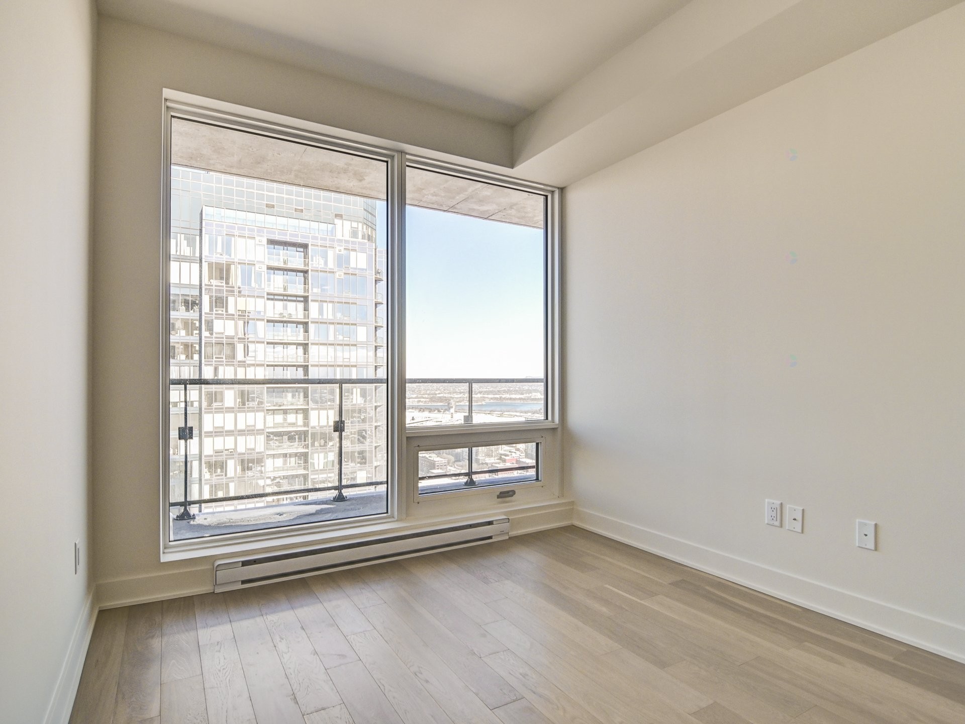 









1288


Rue St-Antoine O.

, 4905,
Montréal (Ville-Marie),




QC
H3C0X6

