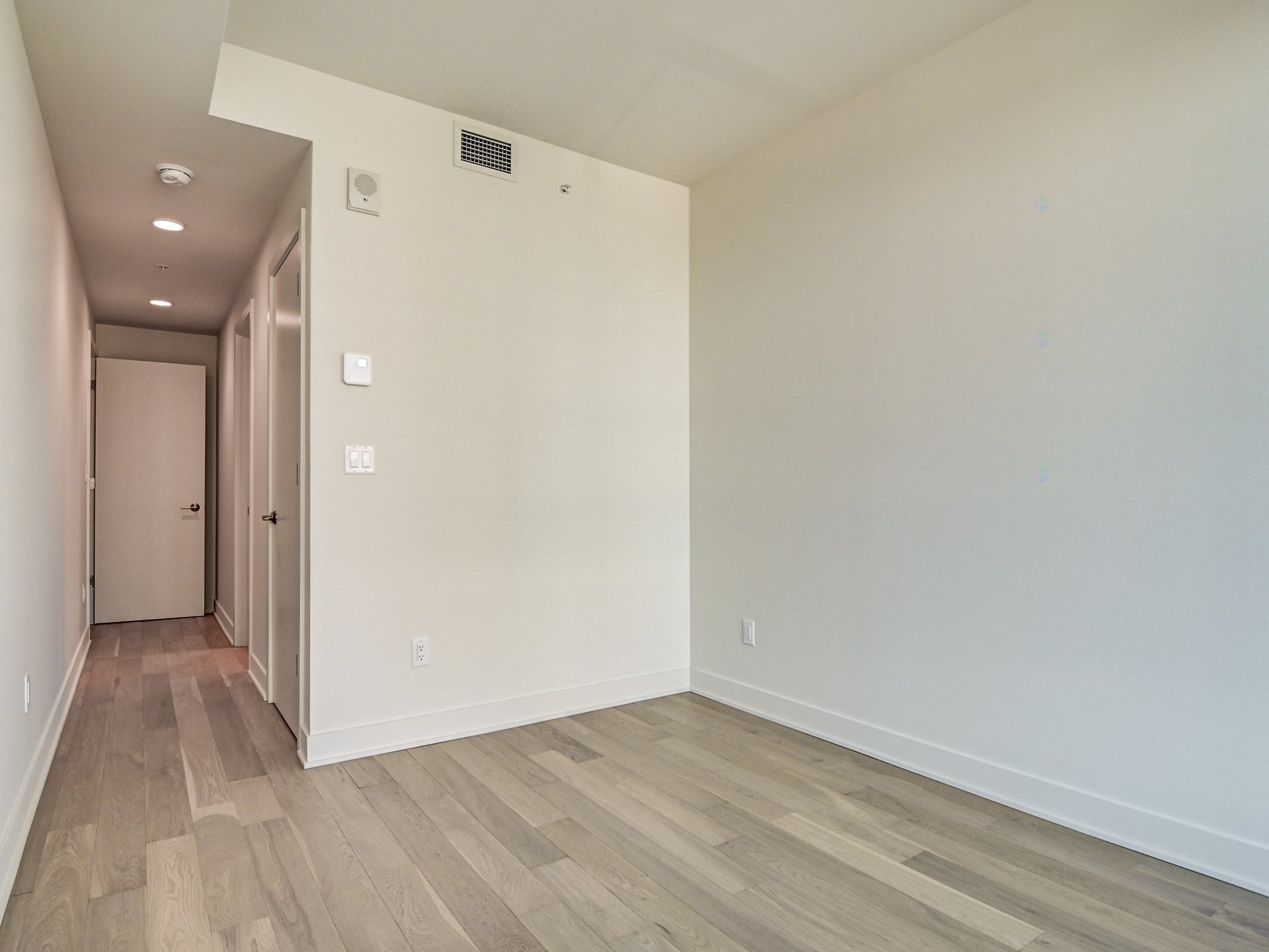 









1288


Rue St-Antoine O.

, 4905,
Montréal (Ville-Marie),




QC
H3C0X6

