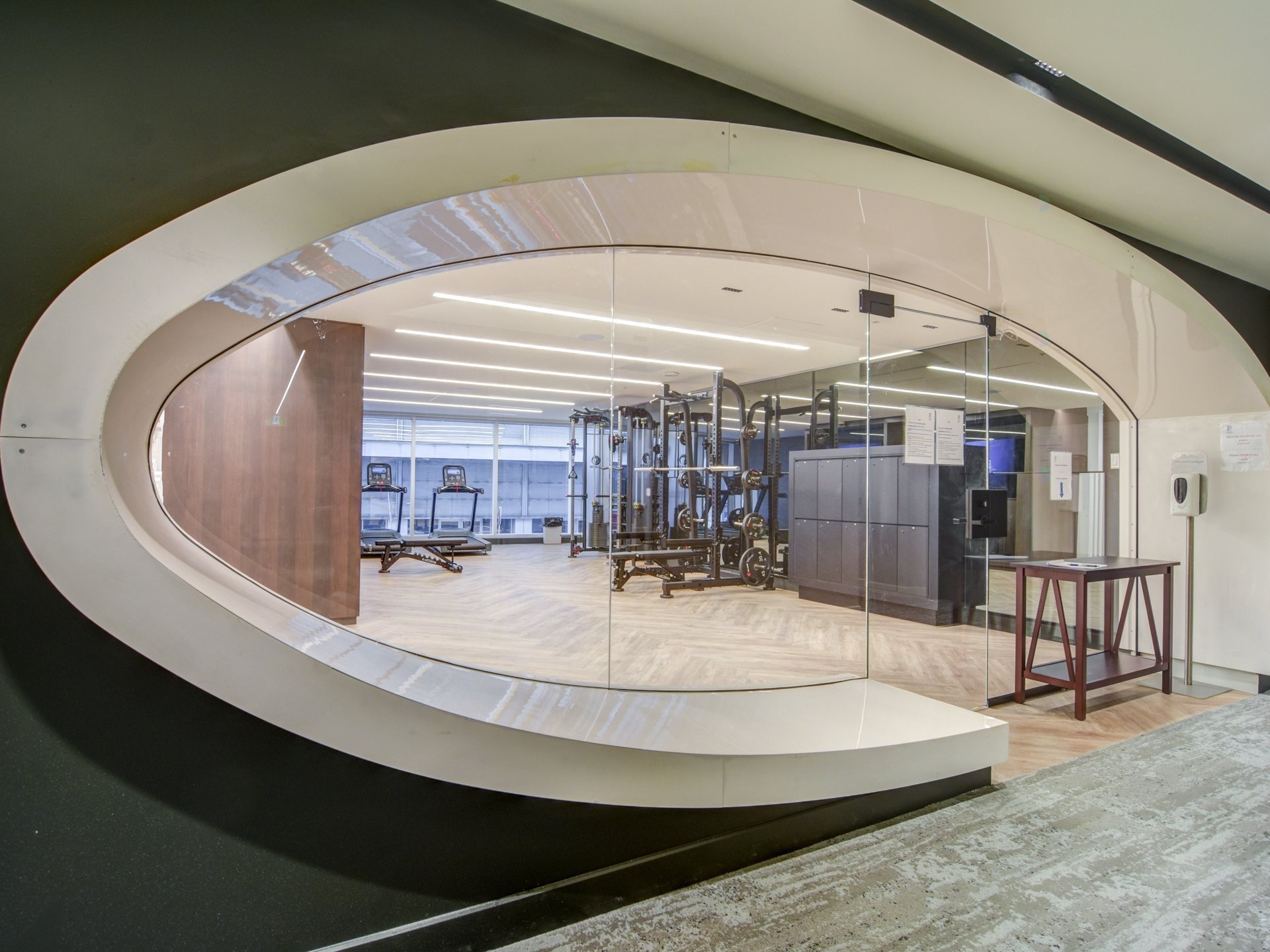 









1288


Rue St-Antoine O.

, 4905,
Montréal (Ville-Marie),




QC
H3C0X6

