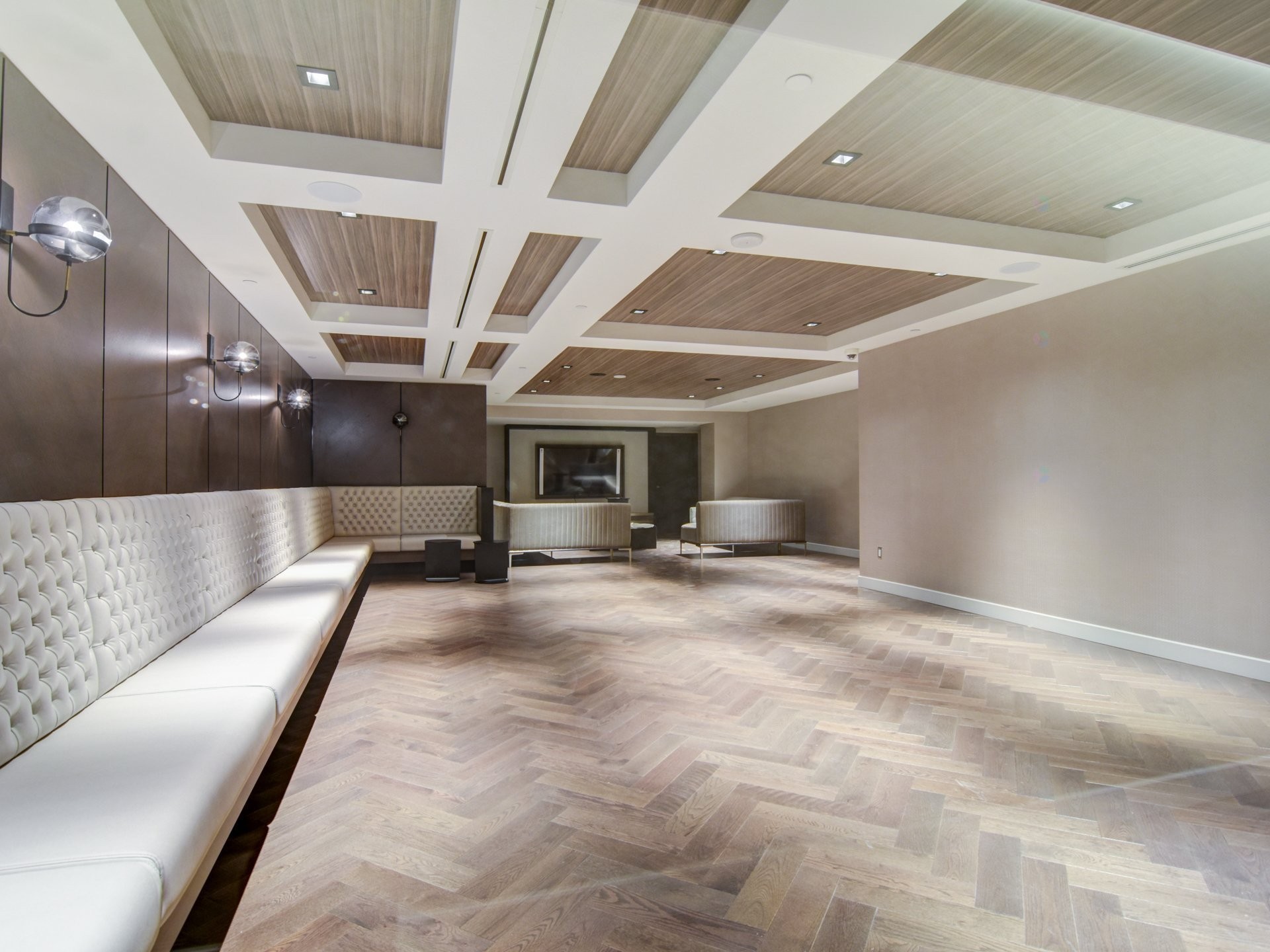 









1288


Rue St-Antoine O.

, 4905,
Montréal (Ville-Marie),




QC
H3C0X6

