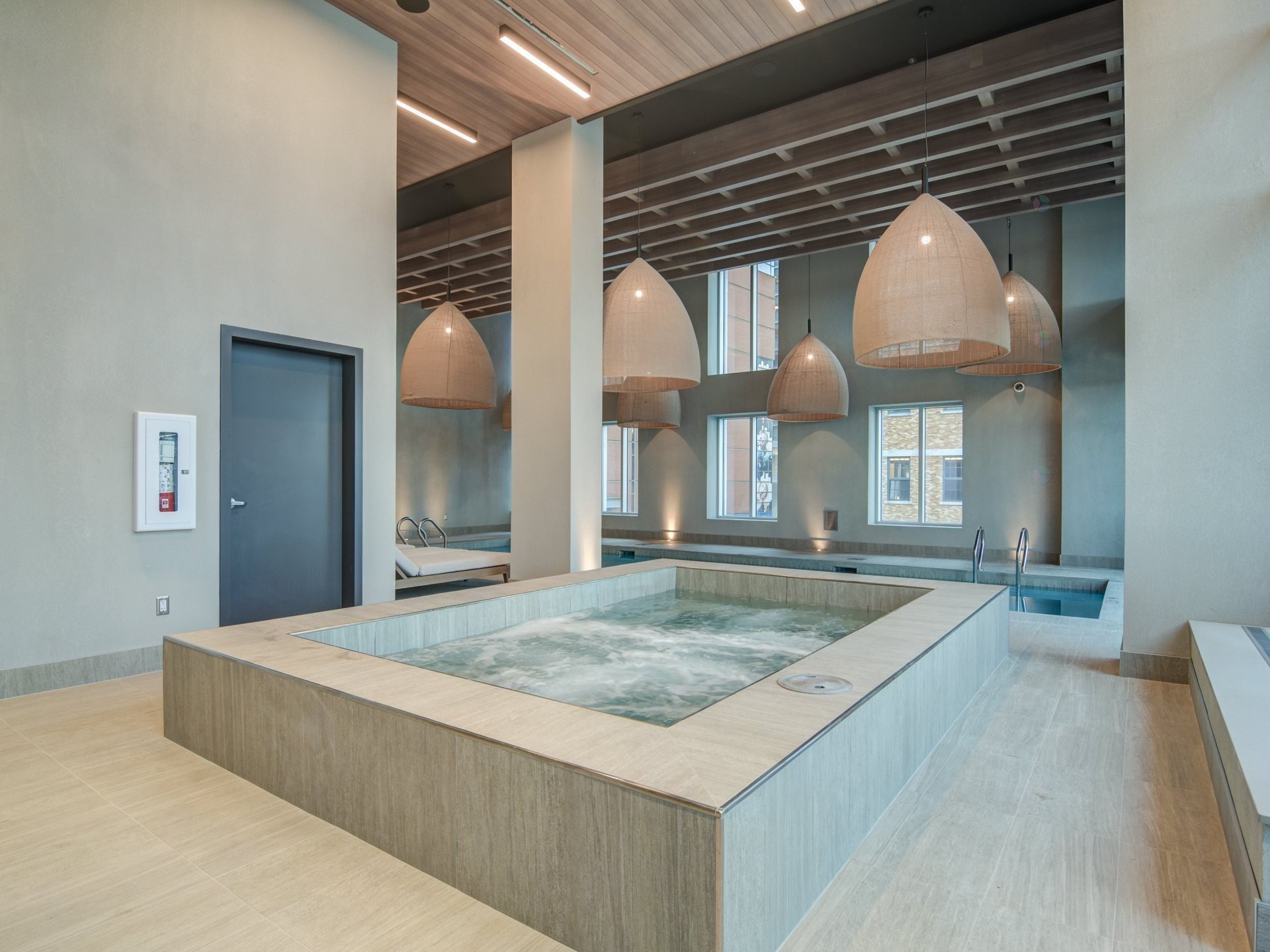 









1288


Rue St-Antoine O.

, 4905,
Montréal (Ville-Marie),




QC
H3C0X6

