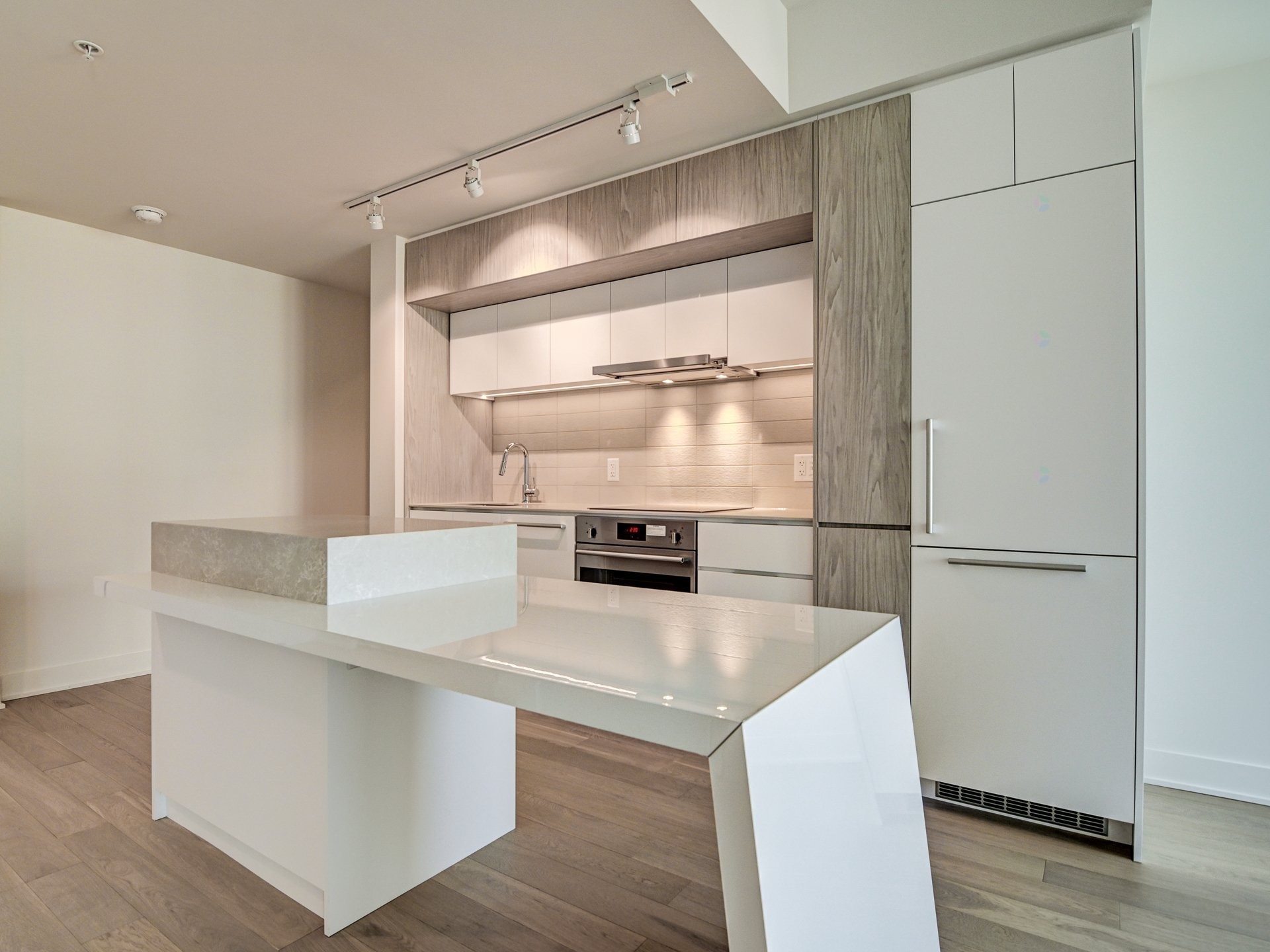 









1288


Rue St-Antoine O.

, 4905,
Montréal (Ville-Marie),




QC
H3C0X6

