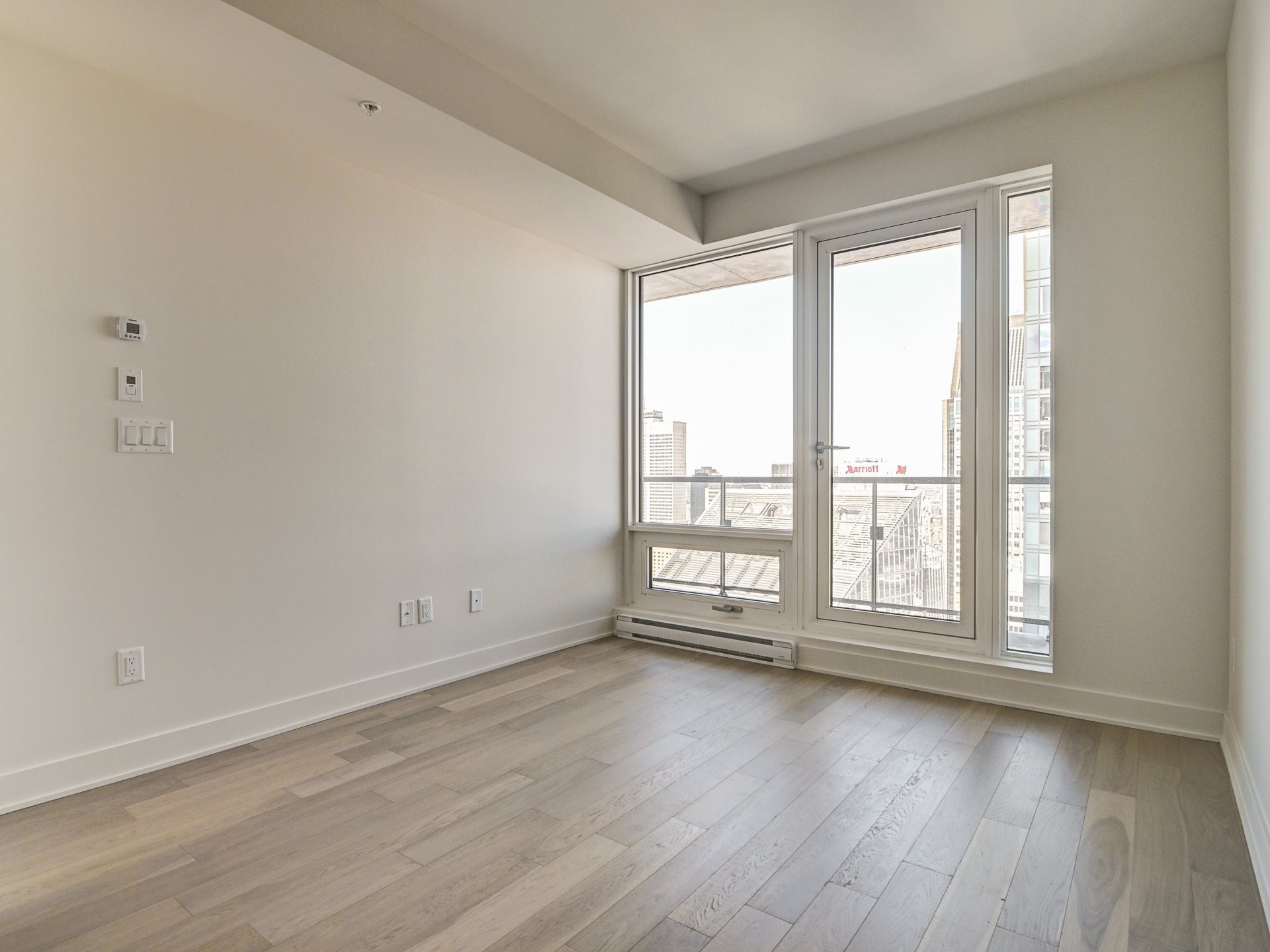 









1288


Rue St-Antoine O.

, 4905,
Montréal (Ville-Marie),




QC
H3C0X6


