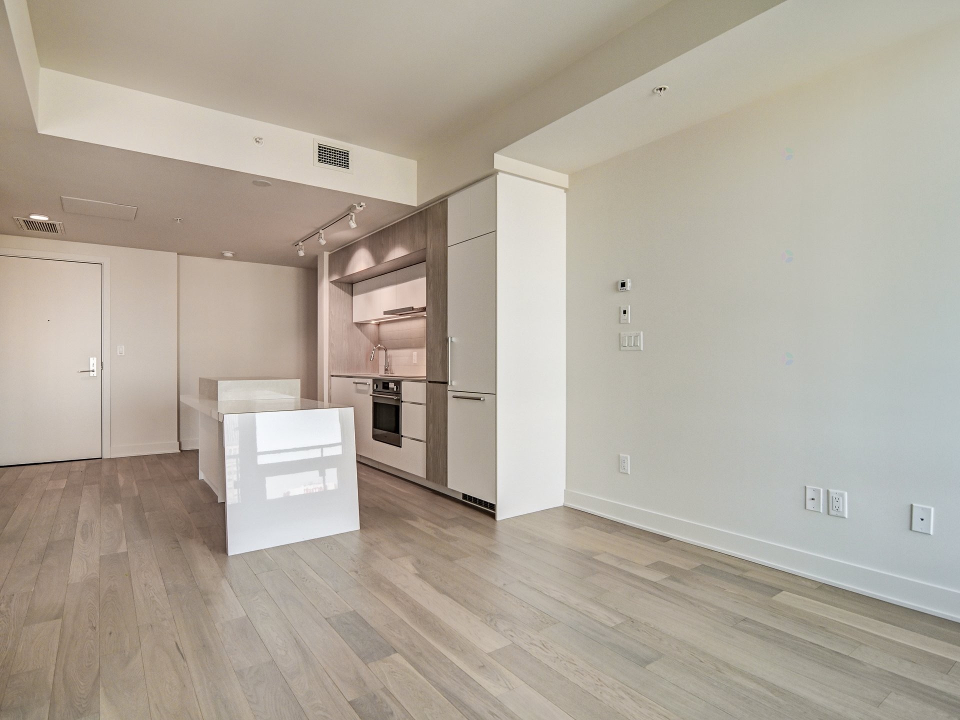 









1288


Rue St-Antoine O.

, 4905,
Montréal (Ville-Marie),




QC
H3C0X6

