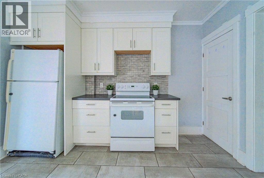 












28 WILLOW Street

,
Paris,




Ontario
N3L2K6

