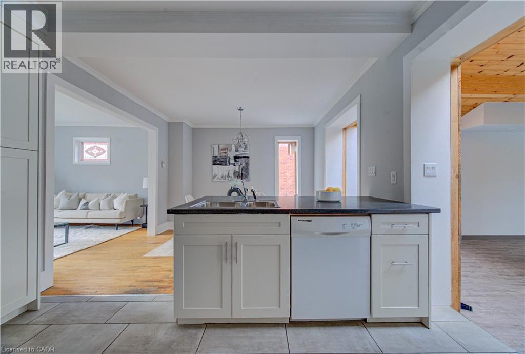 












28 WILLOW Street

,
Paris,




Ontario
N3L2K6


