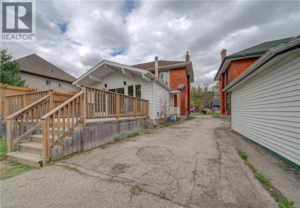 












28 WILLOW Street

,
Paris,




Ontario
N3L2K6

