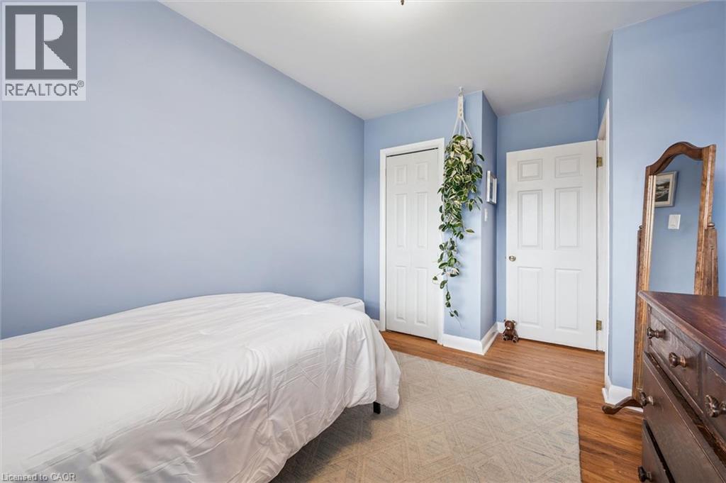 












154 ORIOLE Street

,
Waterloo,




Ontario
N2J2B4


