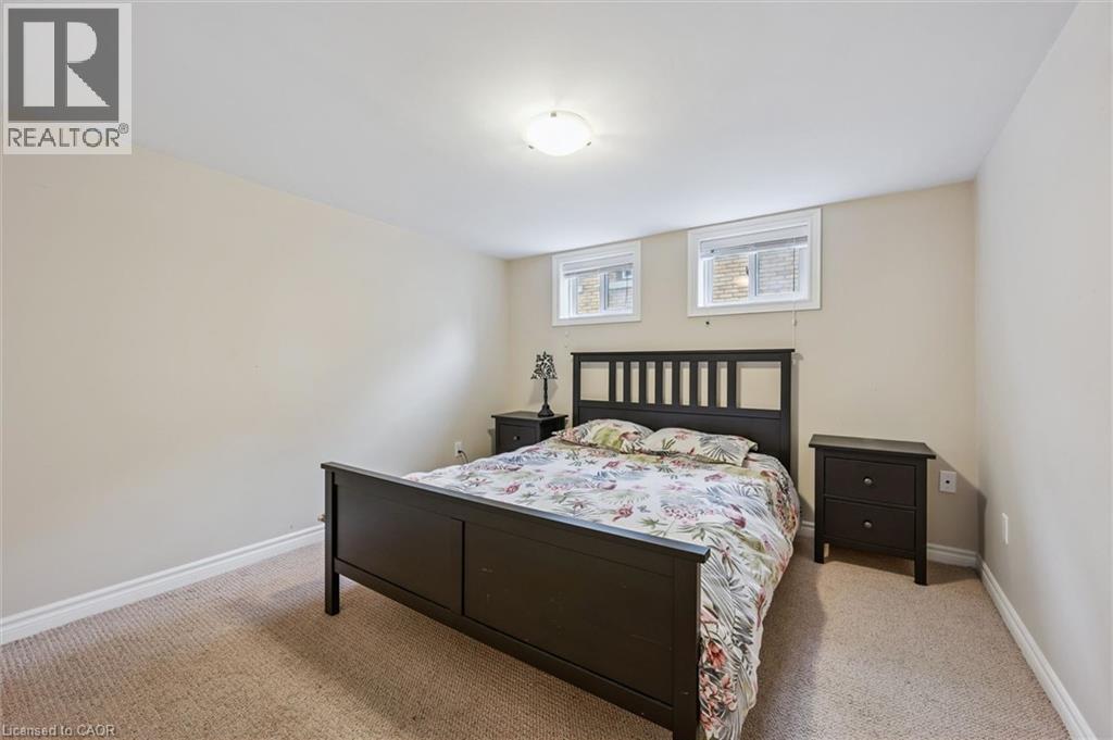 












154 ORIOLE Street

,
Waterloo,




Ontario
N2J2B4

