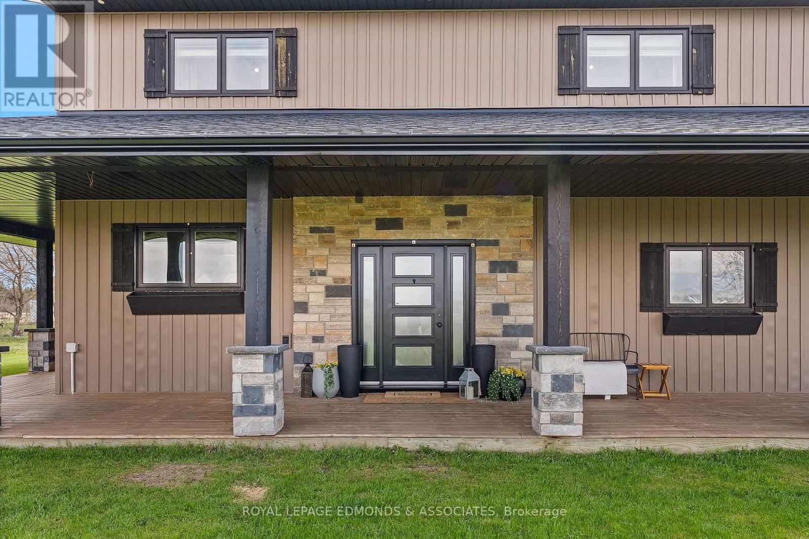












2700 ZION LINE

,
Whitewater Region,




Ontario
K8A6W3

