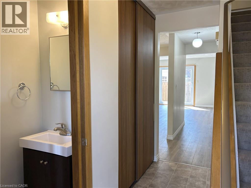 












10 MONTCLAIR Crescent

,
Simcoe,




Ontario
N3Y4R9

