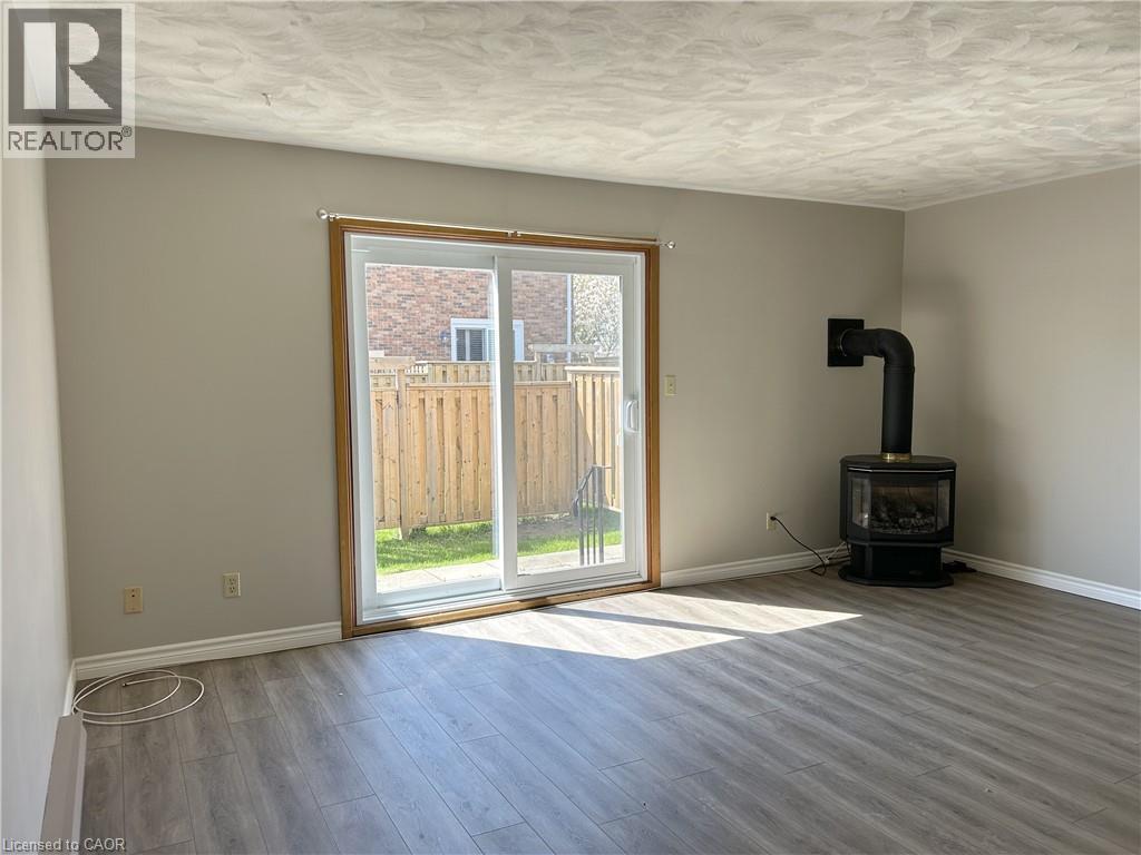 












10 MONTCLAIR Crescent

,
Simcoe,




Ontario
N3Y4R9


