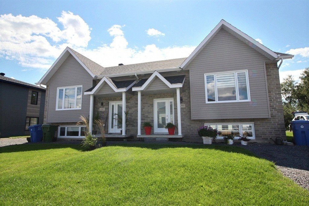 









1912


Rue Gabrielle-B.-Grimard

,
Saguenay (Chicoutimi),




QC
G7K0B4

