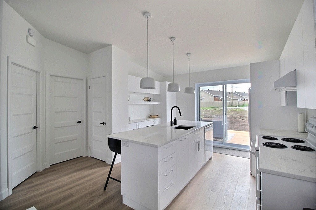









1953


Rue Gabrielle-B.-Grimard

,
Saguenay (Chicoutimi),




QC
G7K0B4

