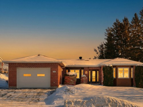 
															
													1902
													
													Rue St-Pierre
													
												
												Saguenay (La Baie),
												QC 