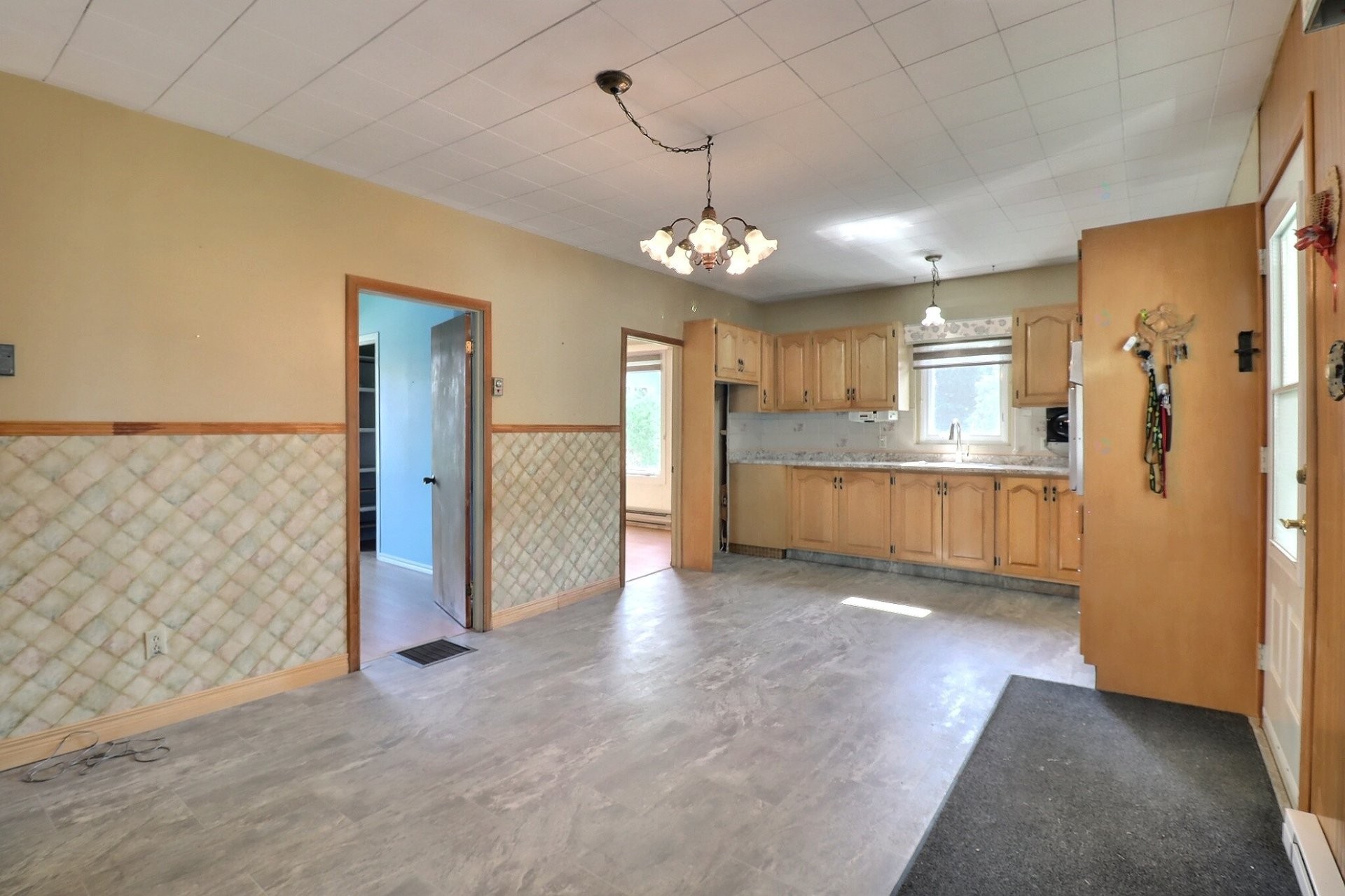 









135


Rue Le Moyne

,
Saguenay (Chicoutimi),




QC
G7G2S2

