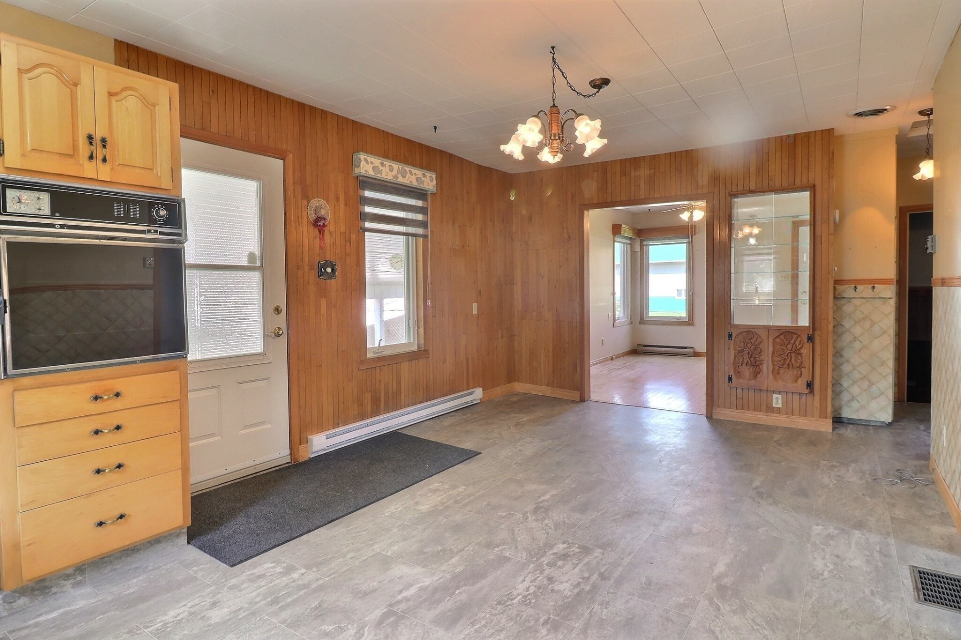 









135


Rue Le Moyne

,
Saguenay (Chicoutimi),




QC
G7G2S2

