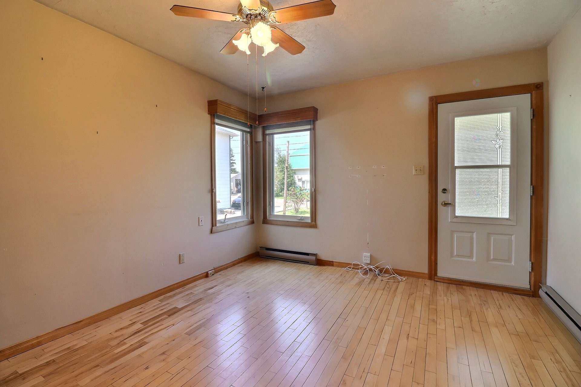 









135


Rue Le Moyne

,
Saguenay (Chicoutimi),




QC
G7G2S2

