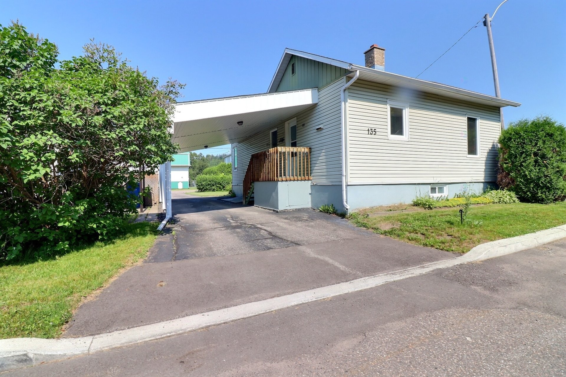 









135


Rue Le Moyne

,
Saguenay (Chicoutimi),




QC
G7G2S2

