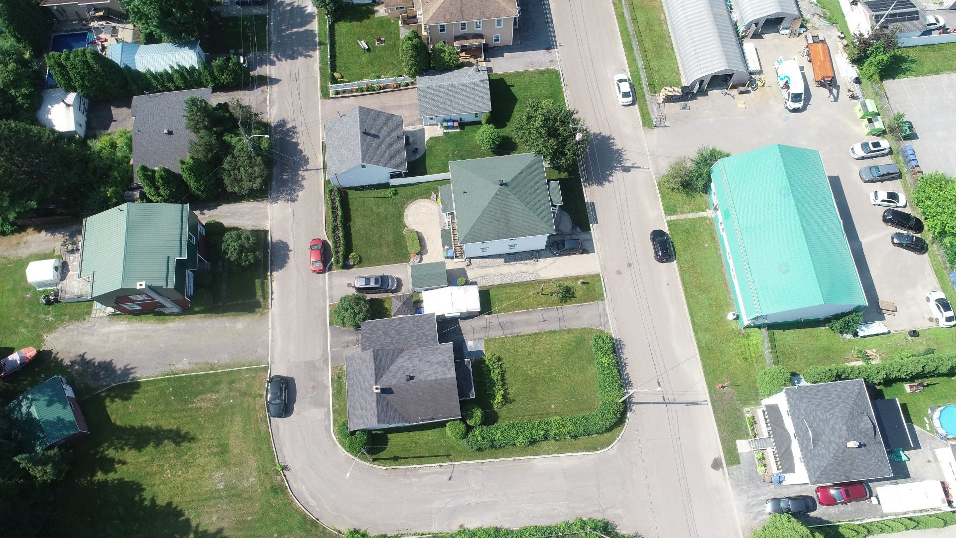 









135


Rue Le Moyne

,
Saguenay (Chicoutimi),




QC
G7G2S2

