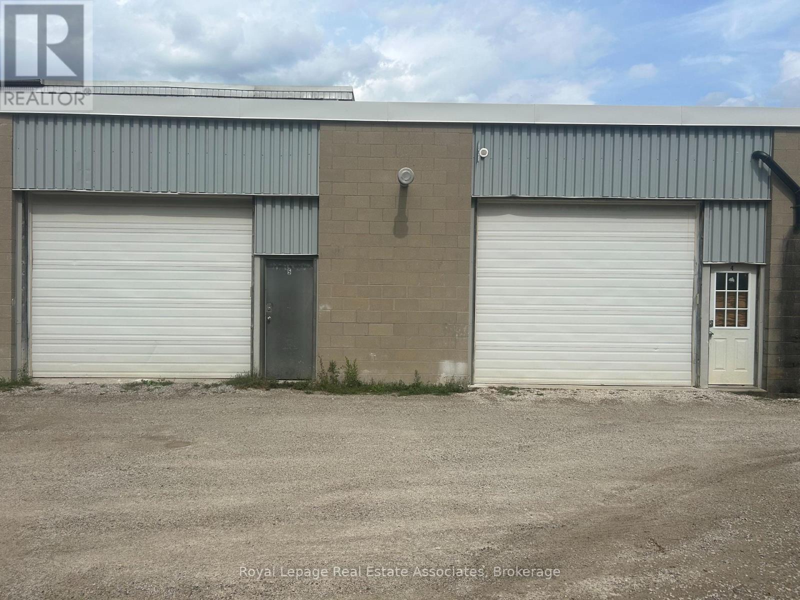 












153 PERTH STREET

,
Halton Hills,




Ontario
L7J1C9

