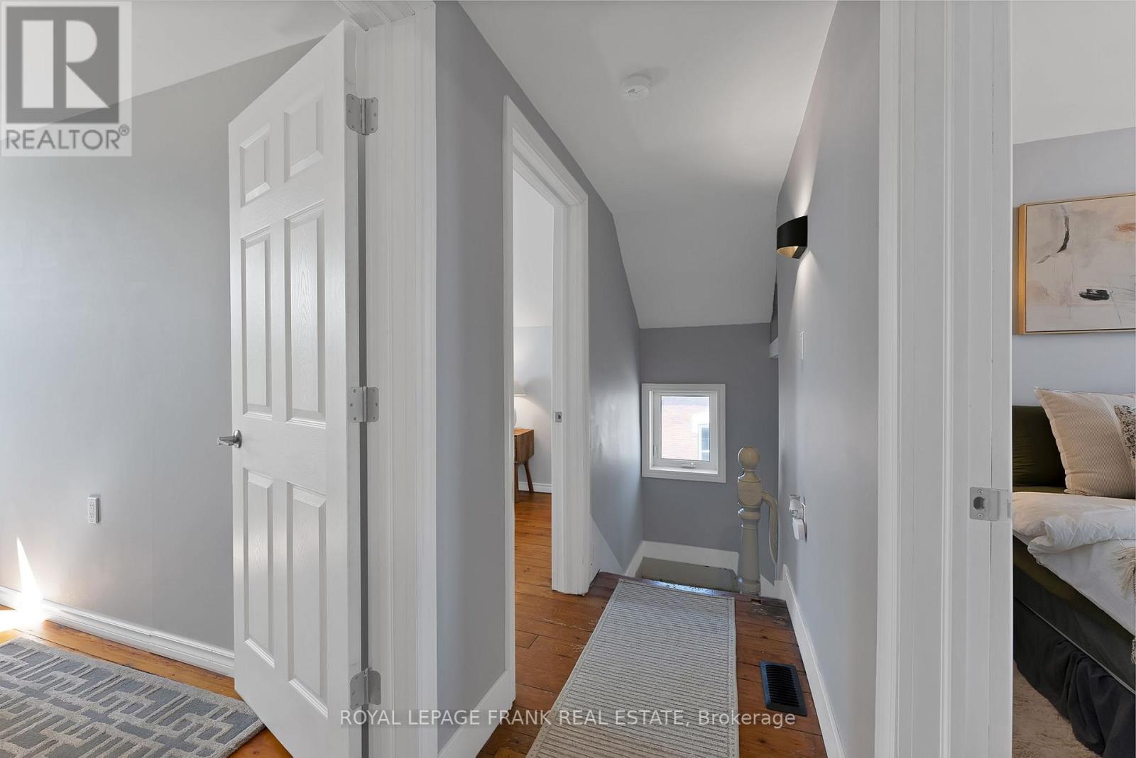 












916 HIGHWAY 7

,
Kawartha Lakes (Oakwood),




Ontario
K0M2M0

