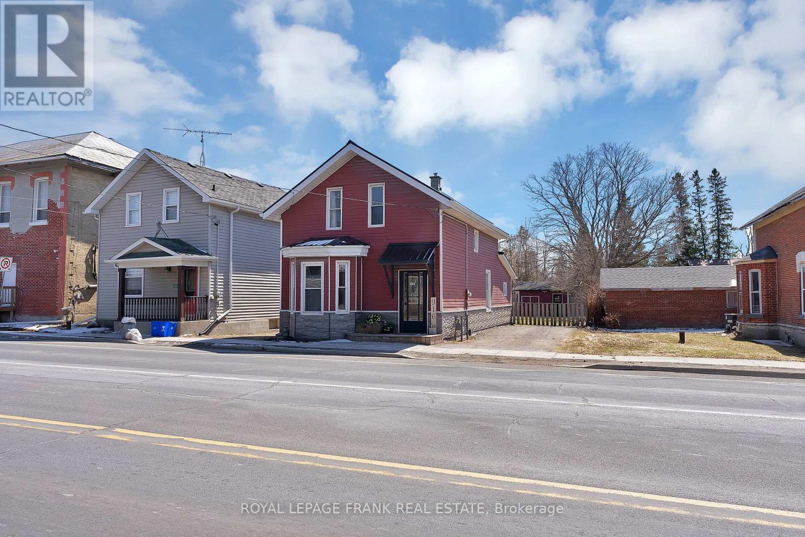 












916 HIGHWAY 7

,
Kawartha Lakes (Oakwood),




Ontario
K0M2M0

