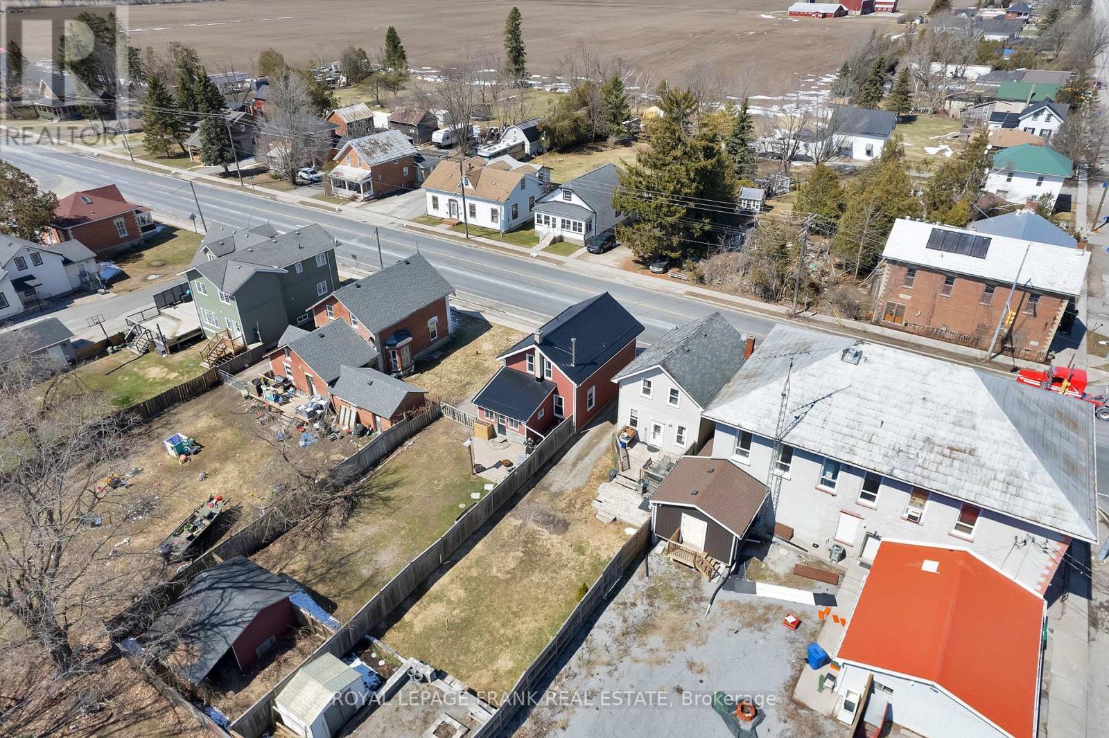 












916 HIGHWAY 7

,
Kawartha Lakes (Oakwood),




Ontario
K0M2M0

