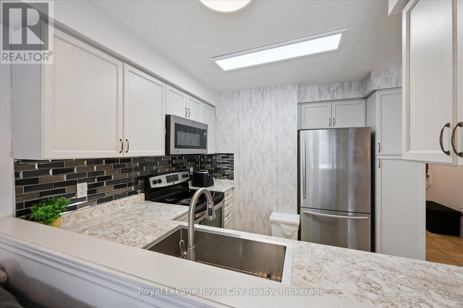 












91 LAMBETH WAY

,
Guelph (Pineridge/Westminster Woods),




Ontario
N1L0H1

